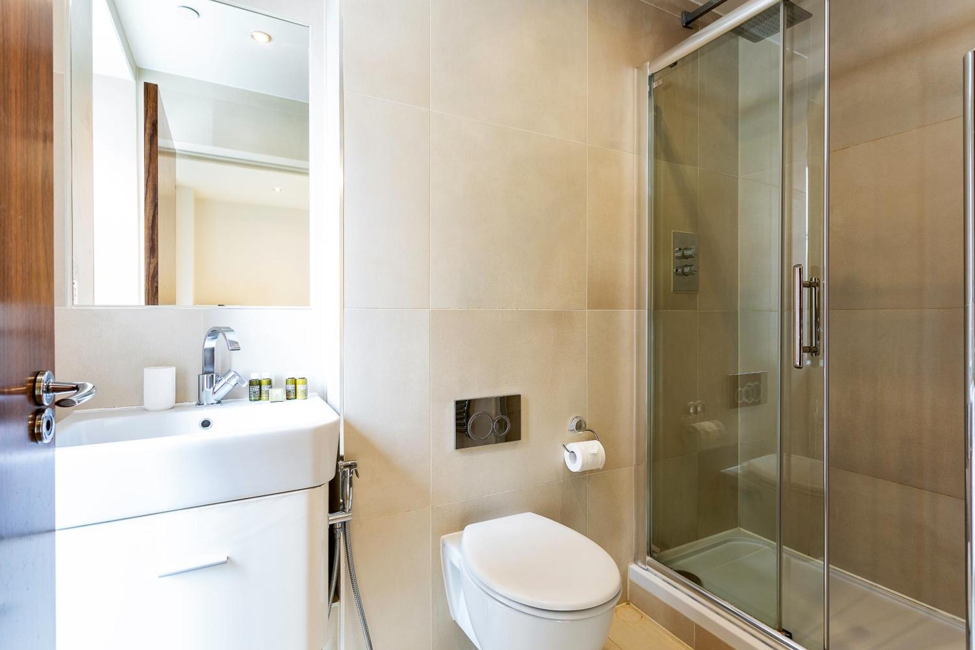 Serene Cityscape - 2Br Luxury Westminster Apartment London Ngoại thất bức ảnh